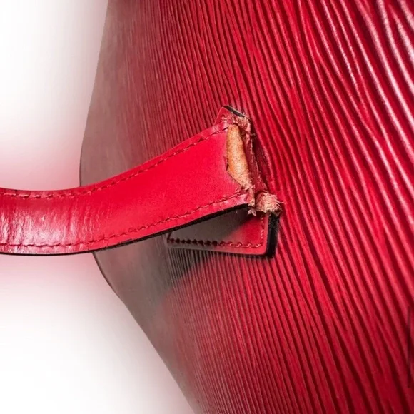 Authentic Louis Vuitton Leather Epi Saint
Jacques GM LargeSatchel EUCw/ dust bag - Picture 11 of 11